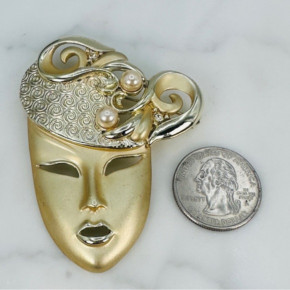 Woman Face Mask Brooch Pin Scroll Faux Pearl Rhinestone Accent Gold Tone Theater - Picture 5 of 10